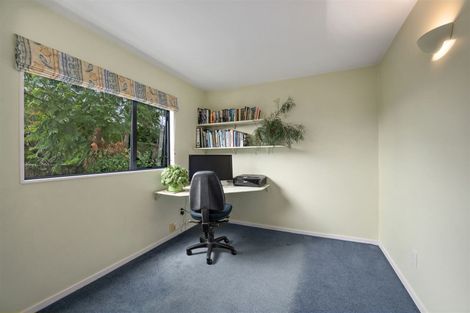 Photo of property in 2/95 Sylvan Avenue, Northcote, Auckland, 0627