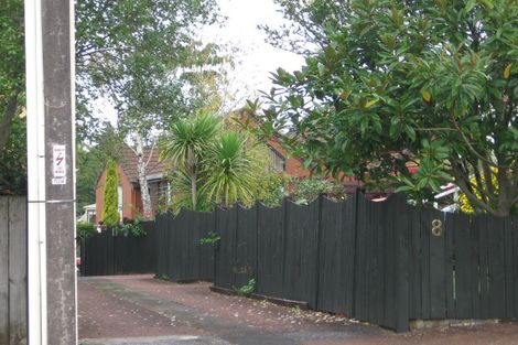 Photo of property in 1/8 West Lynn Road, Titirangi, Auckland, 0604