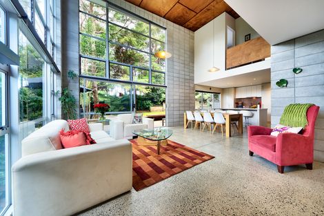 Photo of property in 21 Chamari Close, Titirangi, Auckland, 0604