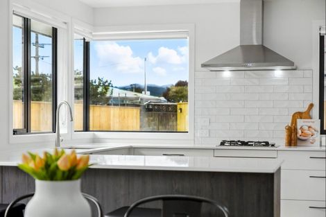 Photo of property in 21a Weraroa Road, Levin, 5510