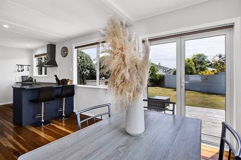 Photo of property in 11 Mccarthy Street, Hawera, 4610