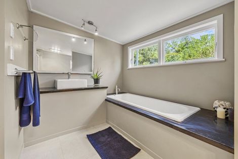 Photo of property in 98a Houchen Road, Raglan, 3295