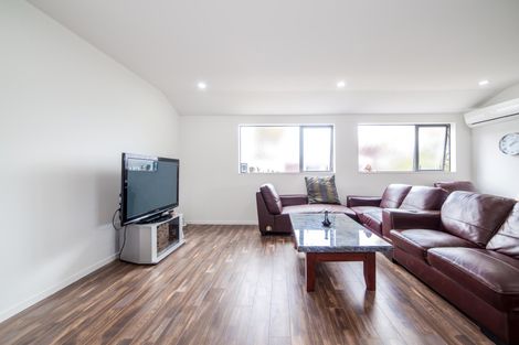 Photo of property in 3b De Val Drive, Titirangi, Auckland, 0604