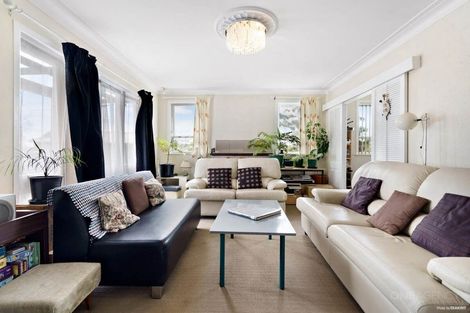 Photo of property in 11 Statesman Street, Henderson, Auckland, 0612