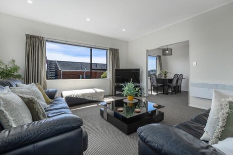 Photo of property in 9 Kinnel Grove, Papakowhai, Porirua, 5024