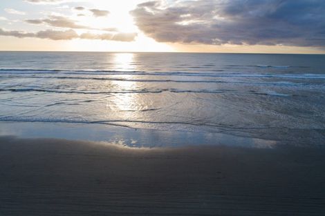 Photo of property in 29a Marine Parade South, Foxton Beach, Foxton, 4815