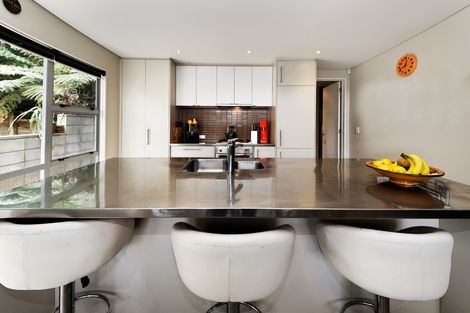 Photo of property in 21 Chamari Close, Titirangi, Auckland, 0604