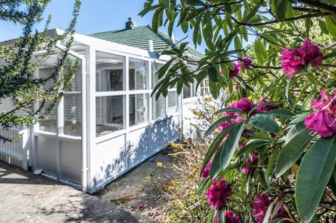 Photo of property in 11 Miles Crescent, Newlands, Wellington, 6037