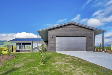 Photo of property in 3 Lamont Place, Waikanae, 5036