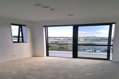 Photo of property in Apollo Apartments, 201/46 Rosedale Road, Rosedale, Auckland, 0632