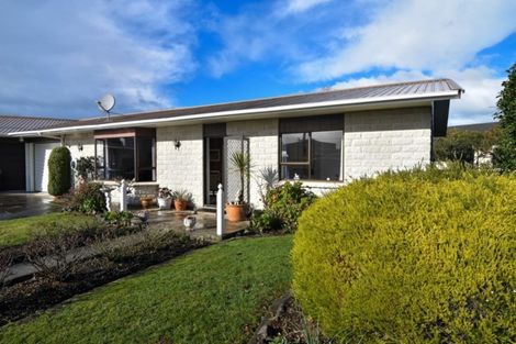 Photo of property in 1/1 De Lacey Lane, Carterton, 5713