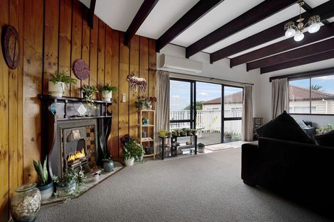 Photo of property in 20 Humphrey Kemp Avenue, Henderson, Auckland, 0612