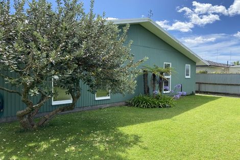 Photo of property in 1 Hinton Road, Taradale, Napier, 4112