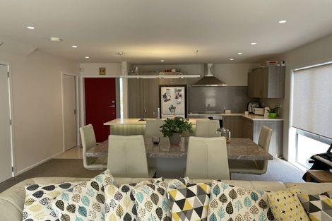 Photo of property in 61u2 Black Rock Road, Newlands, Wellington, 6037