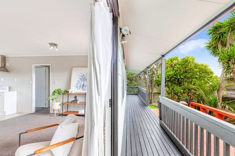 Photo of property in 91a/2 Beach Road, Te Atatu Peninsula, Auckland, 0610