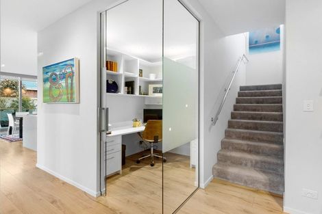 Photo of property in 10 Garreg Road, Fendalton, Christchurch, 8052