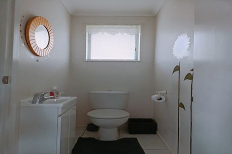 Photo of property in 11 Parkwood Crescent, Gulf Harbour, Whangaparaoa, 0930