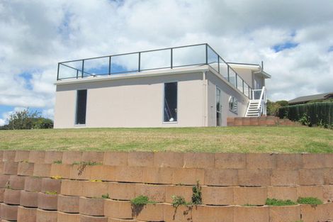 Photo of property in 65 Seaview Road, Cable Bay, 0420