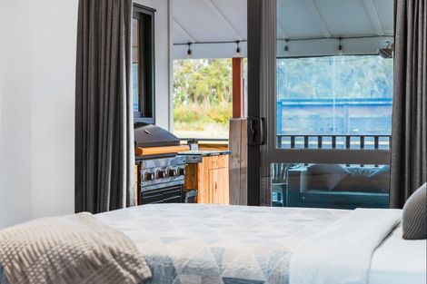 Photo of property in 14 Komahimahi Way, Motuoapa, 3382