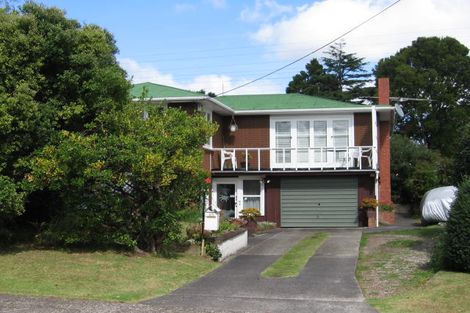 Photo of property in 25 Royal View Road, Te Atatu South, Auckland, 0610