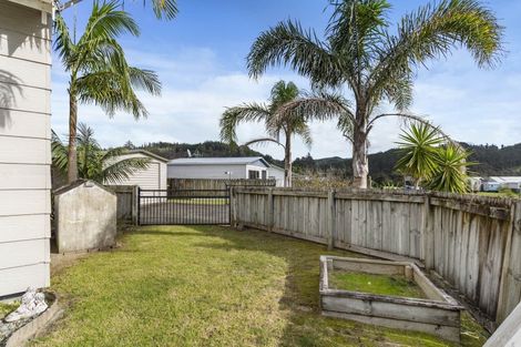 Photo of property in 100 Mayfair Avenue, Whangamata, 3620
