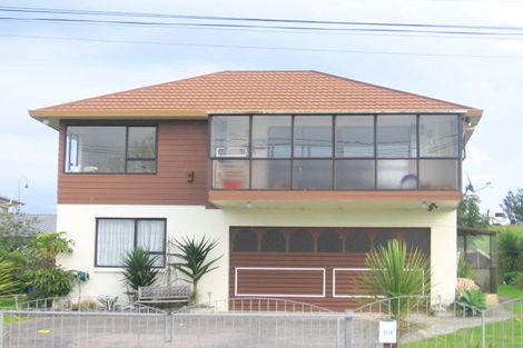 Photo of property in 84 Don Buck Road, Massey, Auckland, 0614