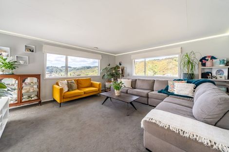 Photo of property in 32 King Charles Drive, Kingsley Heights, Upper Hutt, 5018