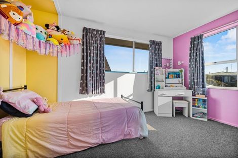 Photo of property in 12 Waratah Street, Avondale, Christchurch, 8061