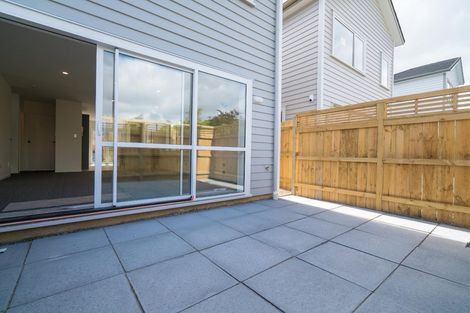 Photo of property in 10 Okareka Place, Pakuranga Heights, Auckland, 2010