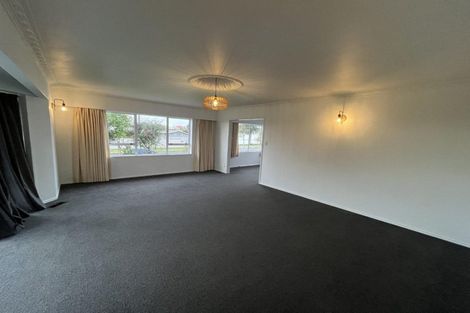 Photo of property in 54 Wairau Road, Oakura, 4314