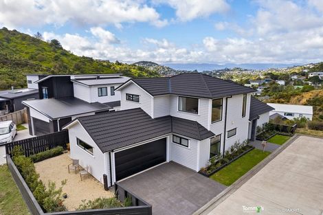Photo of property in 15 Riroriro Close, Crofton Downs, Wellington, 6035