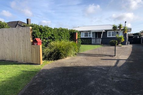 Photo of property in 712 Te Atatu Road, Te Atatu Peninsula, Auckland, 0610