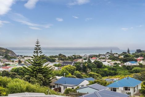 Photo of property in 11 The Spinney, Titahi Bay, Porirua, 5022