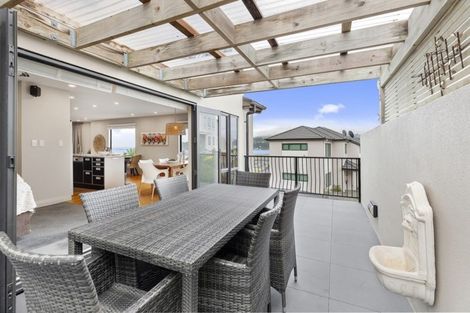 Photo of property in 5 Bunker Way, Strathmore Park, Wellington, 6022