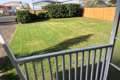 Photo of property in 712 Te Atatu Road, Te Atatu Peninsula, Auckland, 0610