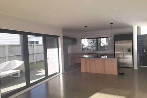 Photo of property in 3 Maureen Close, East Tamaki Heights, Auckland, 2016