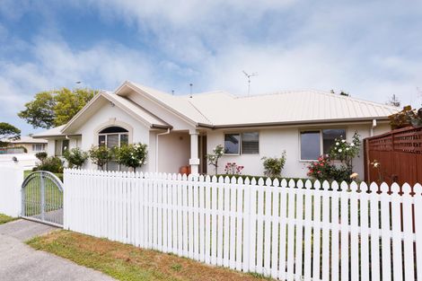 Photo of property in 1 Lancewood Lane, Roslyn, Palmerston North, 4414