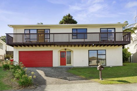 Photo of property in 6 Zande Terrace, Tawa, Wellington, 5028