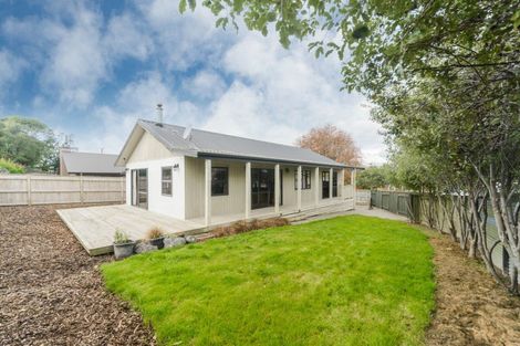 Photo of property in 130 Hillcrest Drive, Kelvin Grove, Palmerston North, 4414