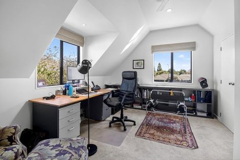 Photo of property in 28 Connemara Court, West Harbour, Auckland, 0618