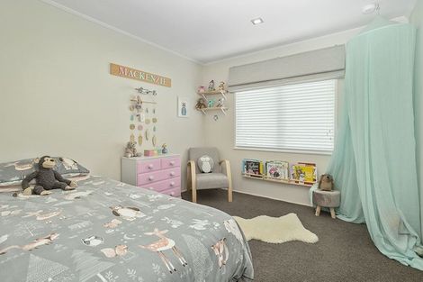 Photo of property in 84 Tiraumea Drive, Pakuranga, Auckland, 2010