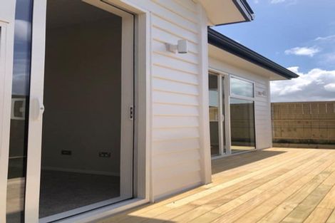 Photo of property in 23 Woven Place, Karaka, 2113