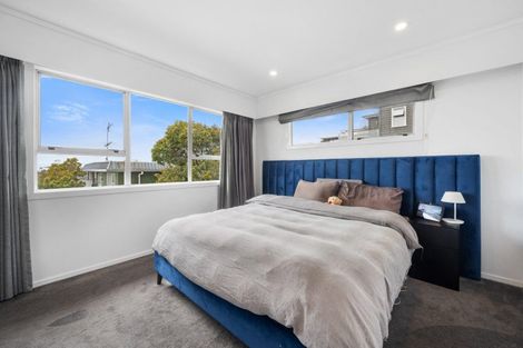 Photo of property in 1/43 Shanaway Rise, Hillcrest, Auckland, 0627