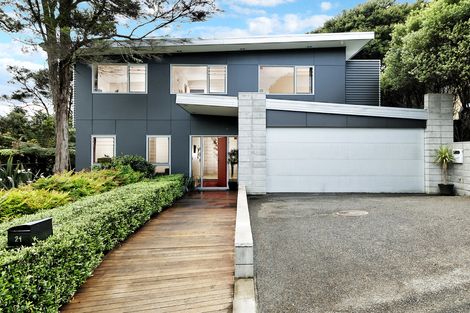 Photo of property in 21 Chamari Close, Titirangi, Auckland, 0604