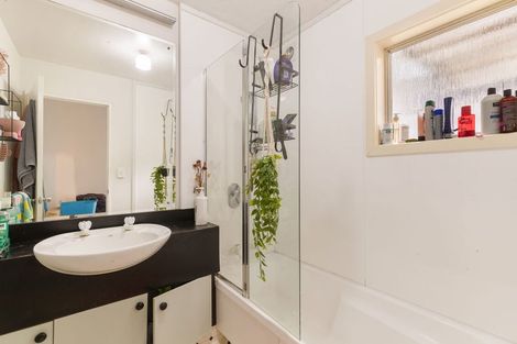 Photo of property in 18 Greenstone Place, Fernhill, Queenstown, 9300