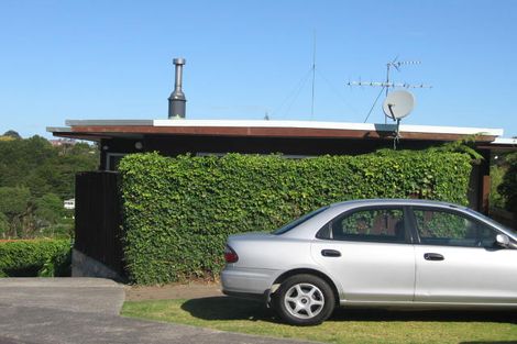 Photo of property in 2/5 Havana Place, Glenfield, Auckland, 0629