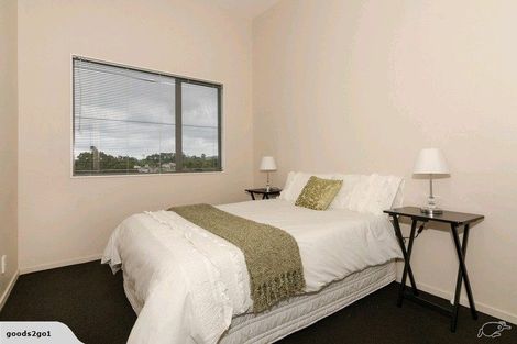 Photo of property in 25/3 Hulme Place, Henderson, Auckland, 0612