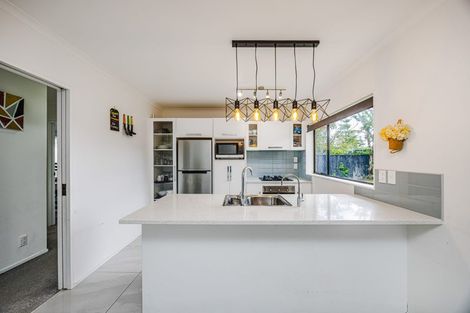 Photo of property in 242 Mahia Road, Weymouth, Auckland, 2103