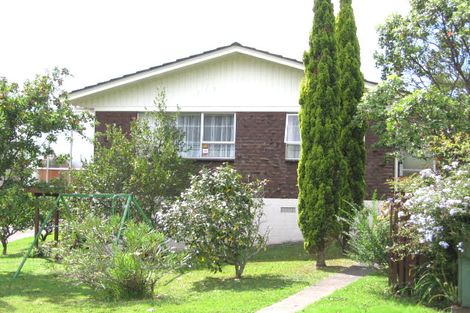 Photo of property in 2/5 Cezanne Place, New Lynn, Auckland, 0600