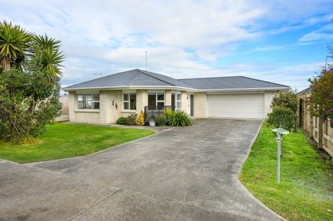 Photo of property in 3 Ferry Street, Foxton Beach, Foxton, 4815